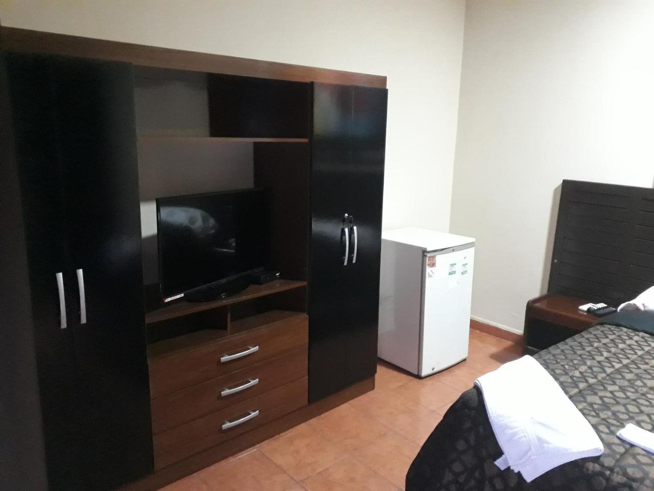 Residencia Leones De Castilla Asunción Eksteriør bilde